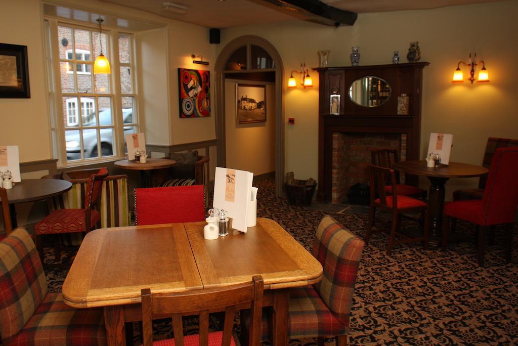 The Bear Hotel By Greene King Inns Hungerford Exteriör bild