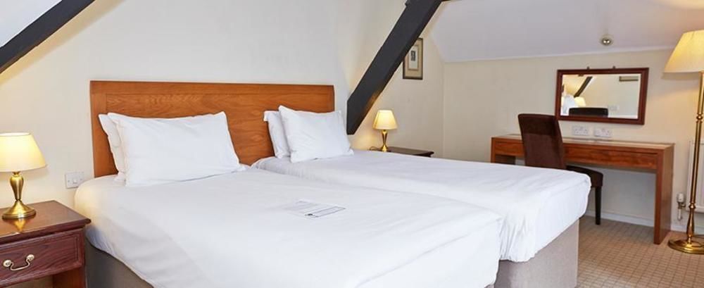 The Bear Hotel By Greene King Inns Hungerford Exteriör bild