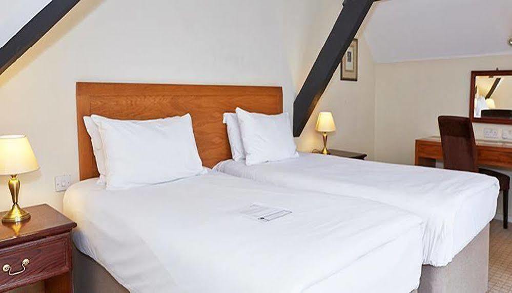 The Bear Hotel By Greene King Inns Hungerford Exteriör bild